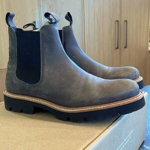 New in box Nisolo Go-To Chelsea Boot